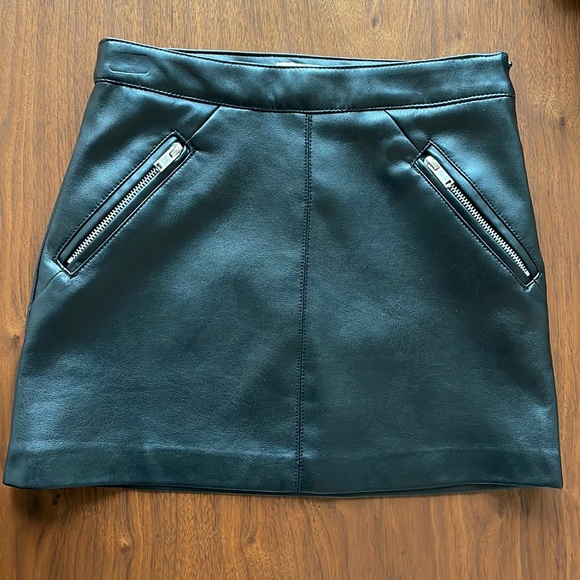 MANGO Faux leather mini skirt - Picture 2 of 5